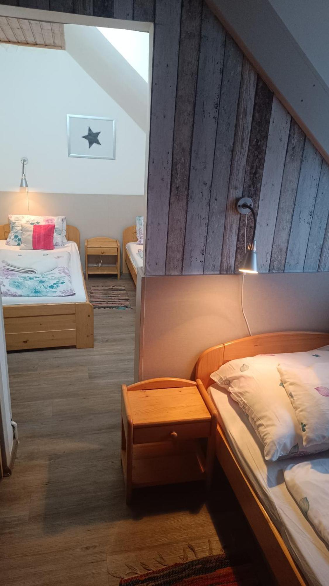 Hotel Kormoran Zlenice Bagian luar foto