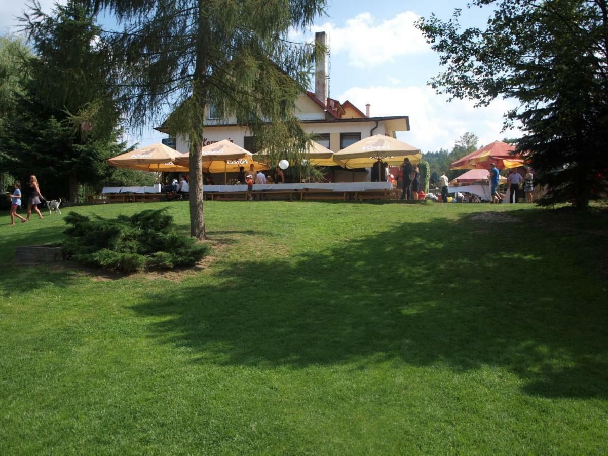 Hotel Kormoran Zlenice Bagian luar foto