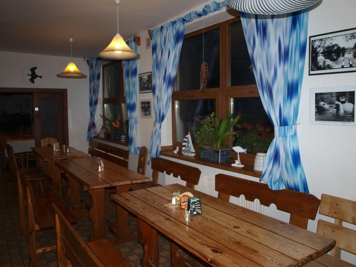 Hotel Kormoran Zlenice Bagian luar foto